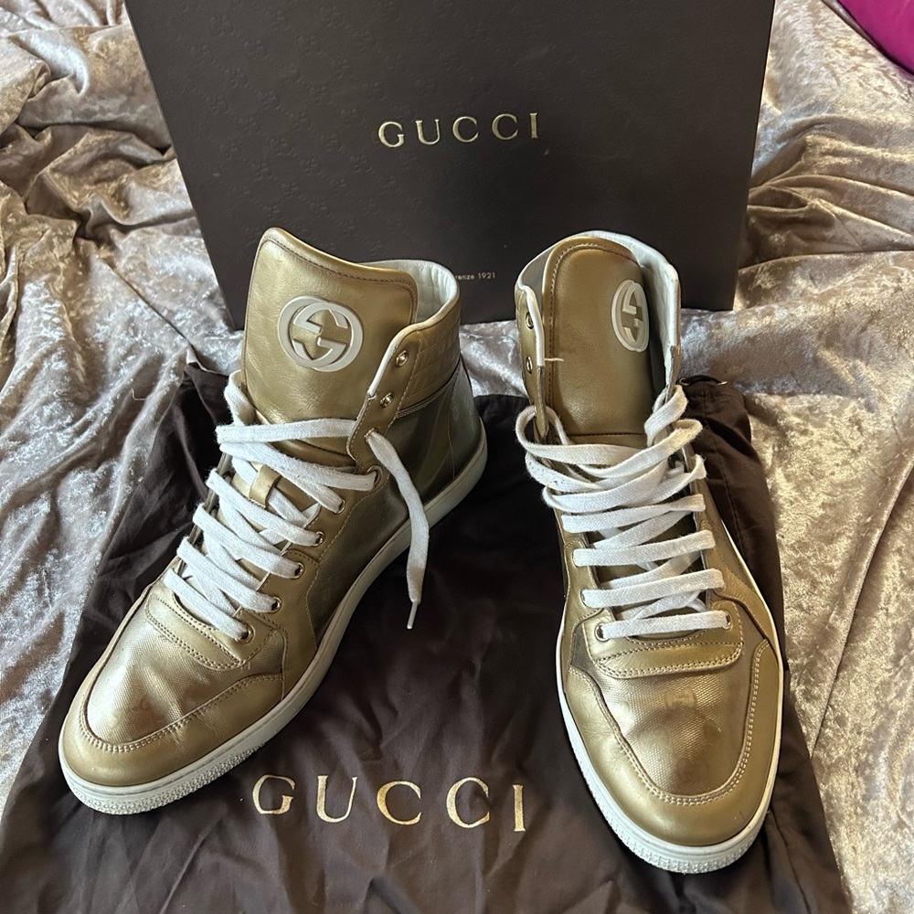 Authentic Gucci interlocking G’s gold sneakers size 12  (used) great condition